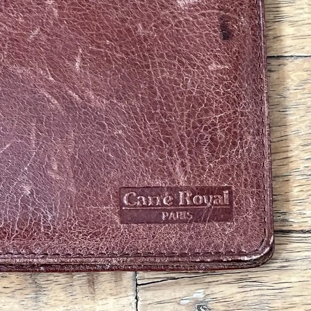 Carré Royal Bifold Wallet Genuine Leather Distressed Texture Embossed Logo